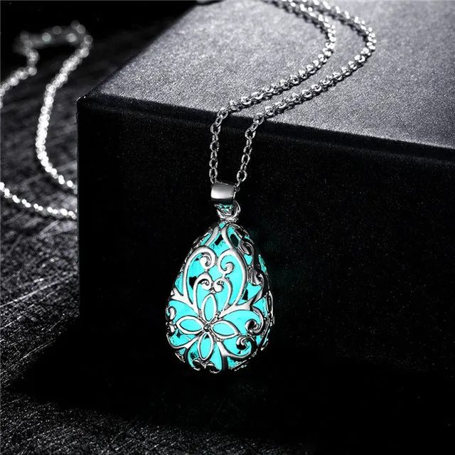 17KM 2016 New Statement Neclace Hollow Out Heart Pendant Glow In Dark Long Necklace For Women Water Drop Glowing Maxi Necklace