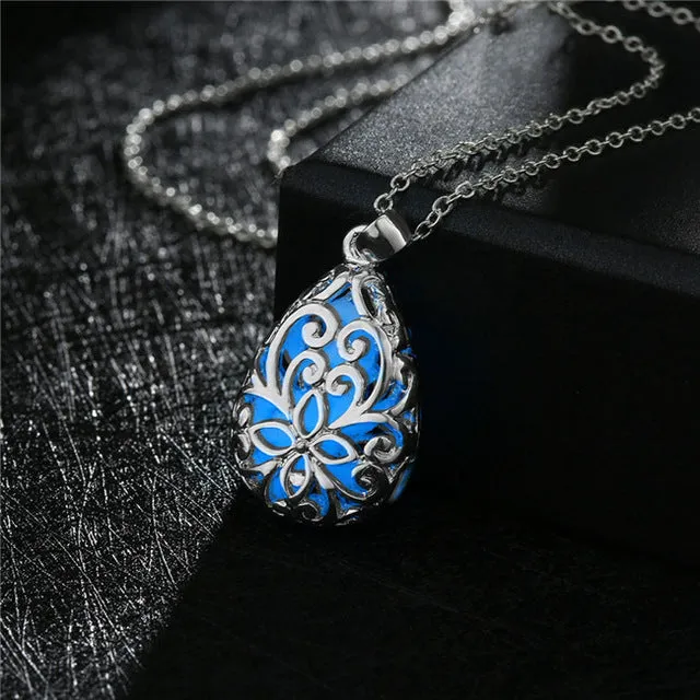 17KM 2016 New Statement Neclace Hollow Out Heart Pendant Glow In Dark Long Necklace For Women Water Drop Glowing Maxi Necklace