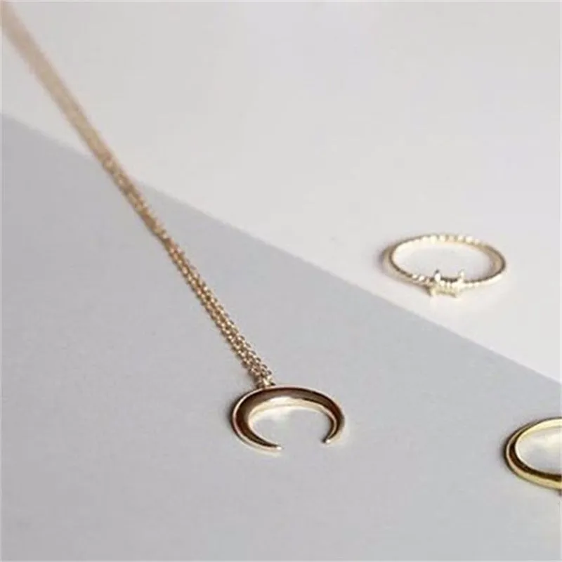 Curved Crescent Moon Women Necklace