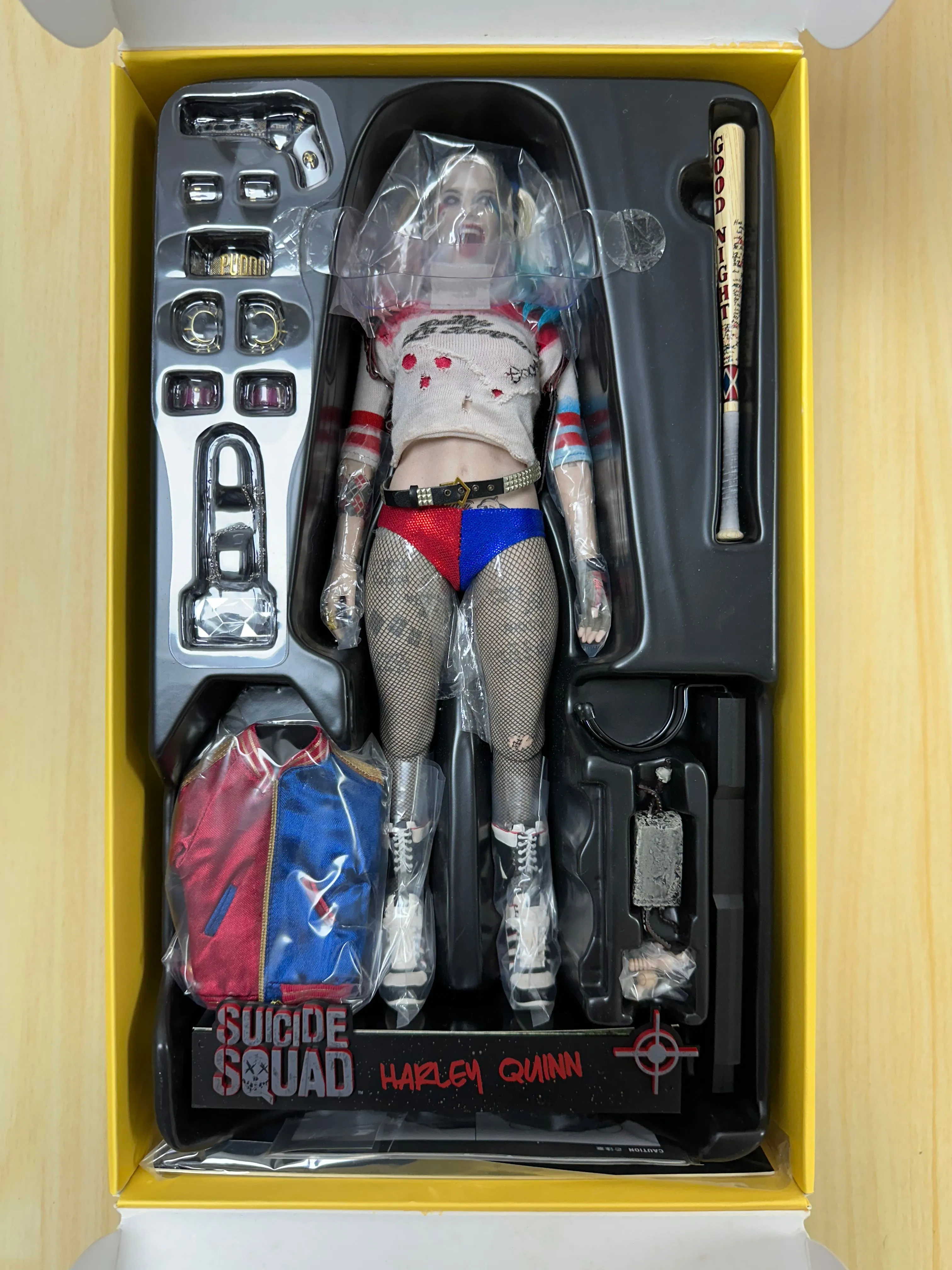 Hottoys Hot Toys 1/6 Scale MMS383 MMS 383 Suicide Squad - Harley Quinn (Normal Edition) Action Figure USED