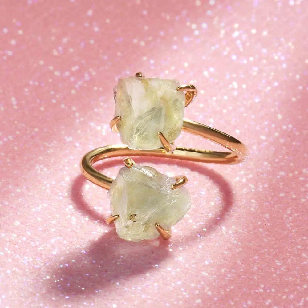 Jennie  Natural Crystal Claw Gold Ring