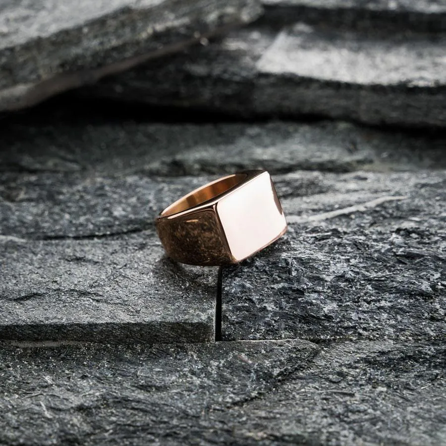 Solid Signet Ring in Rose Gold