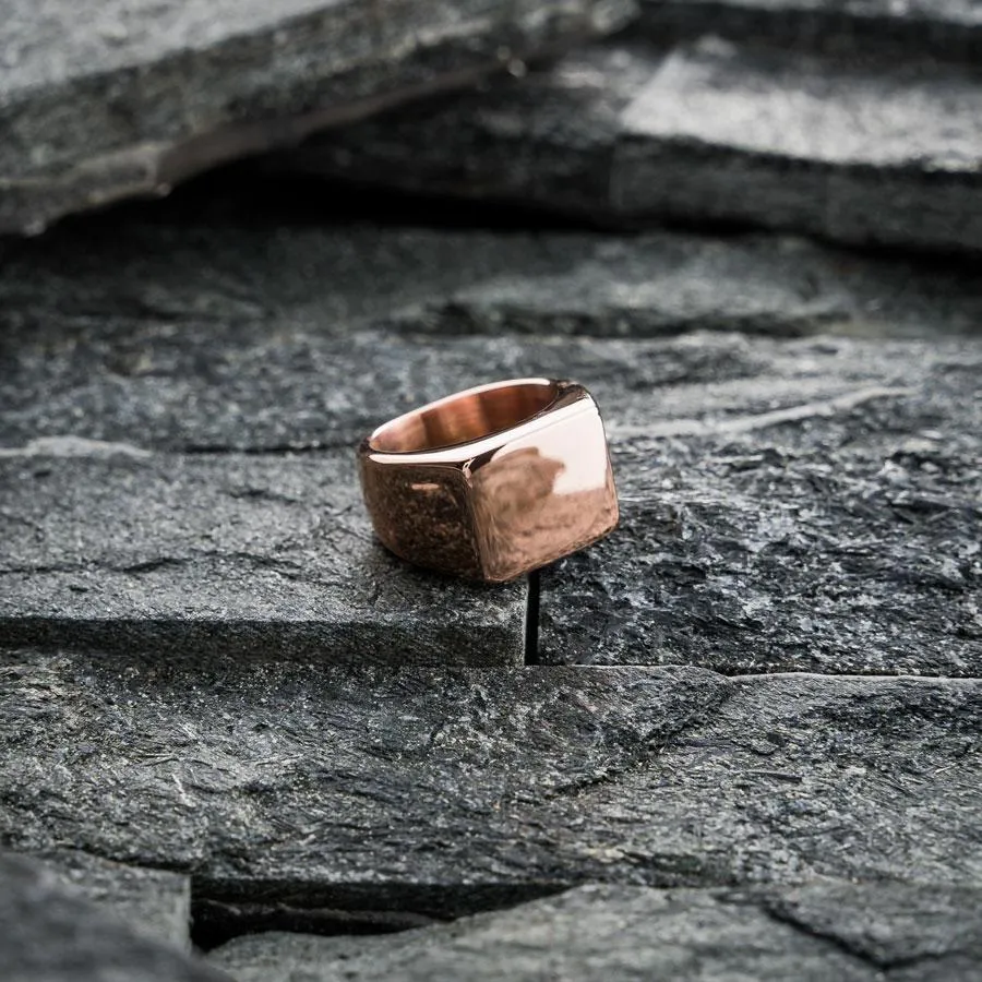 Solid Signet Ring in Rose Gold