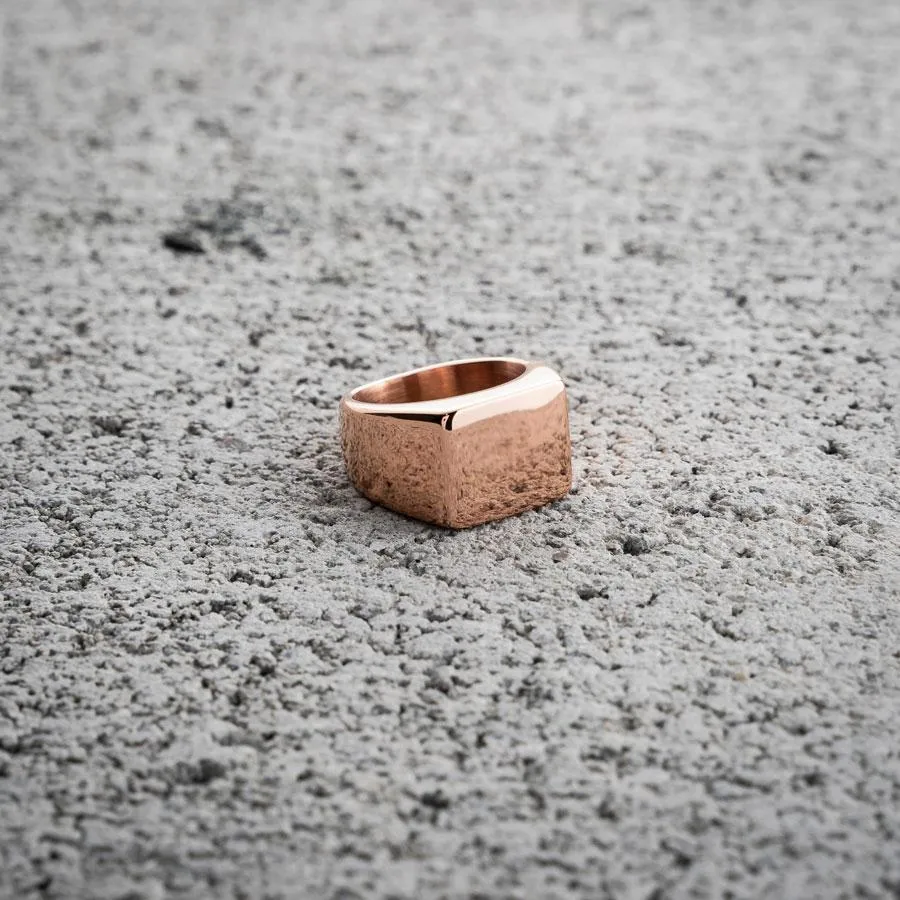 Solid Signet Ring in Rose Gold