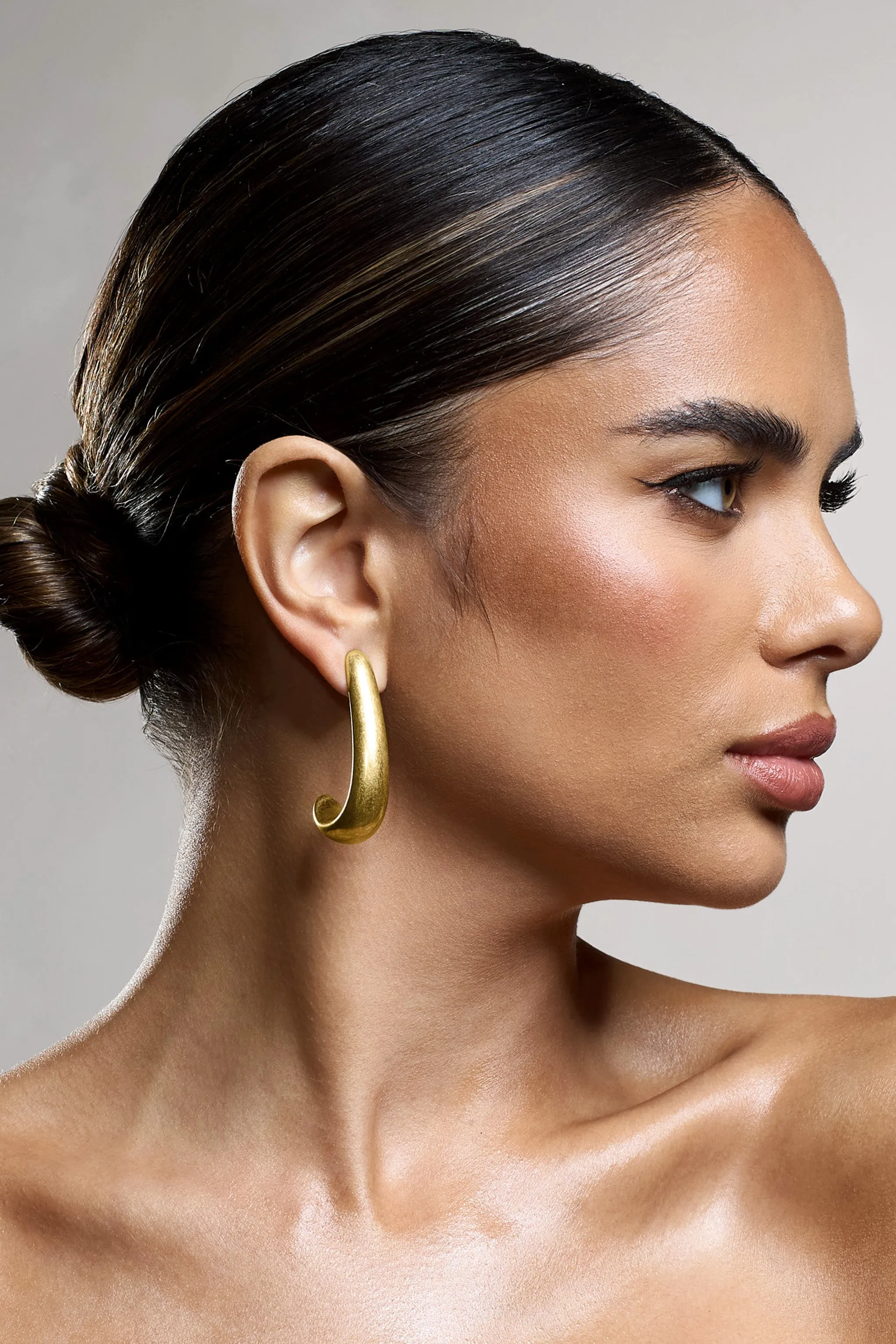 Zariah | Gold Curve Earrings